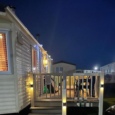 Calypso Hot Tub Breaks Tattershall Lakes Pet Friendly المظهر الخارجي الصورة