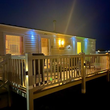 Calypso Hot Tub Breaks Tattershall Lakes Pet Friendly المظهر الخارجي الصورة