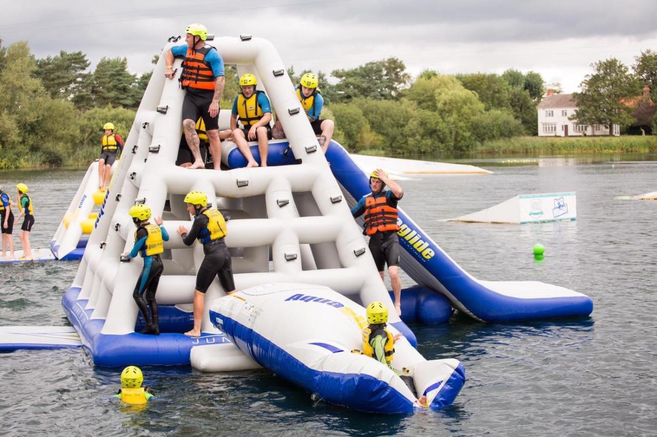 Calypso Hot Tub Breaks Tattershall Lakes Pet Friendly المظهر الخارجي الصورة