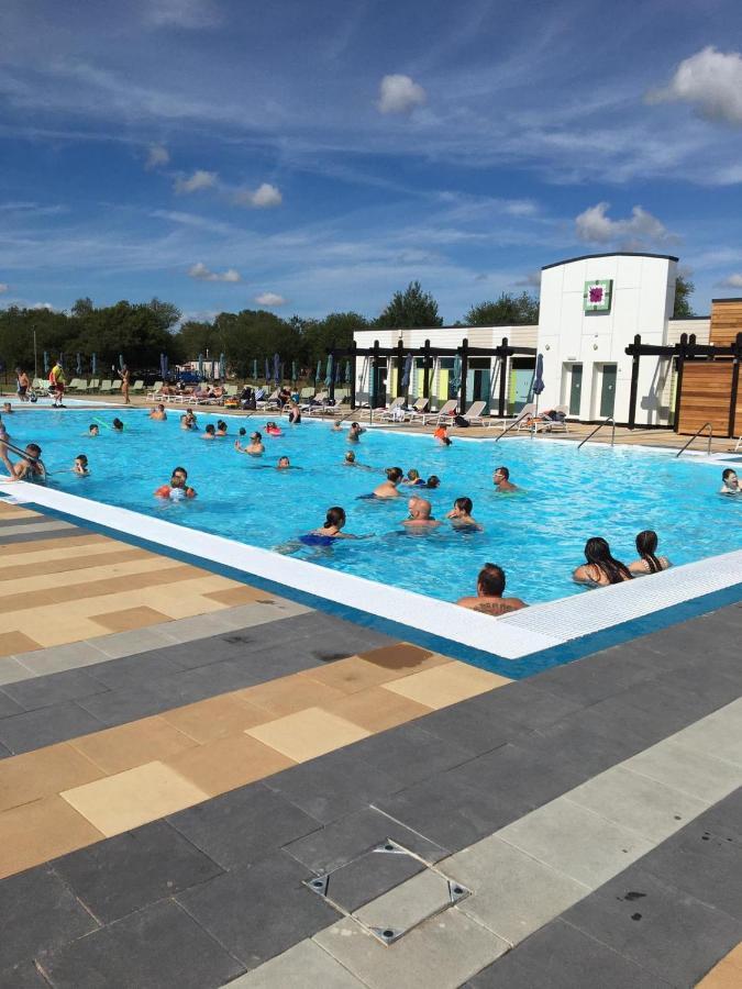 Calypso Hot Tub Breaks Tattershall Lakes Pet Friendly المظهر الخارجي الصورة